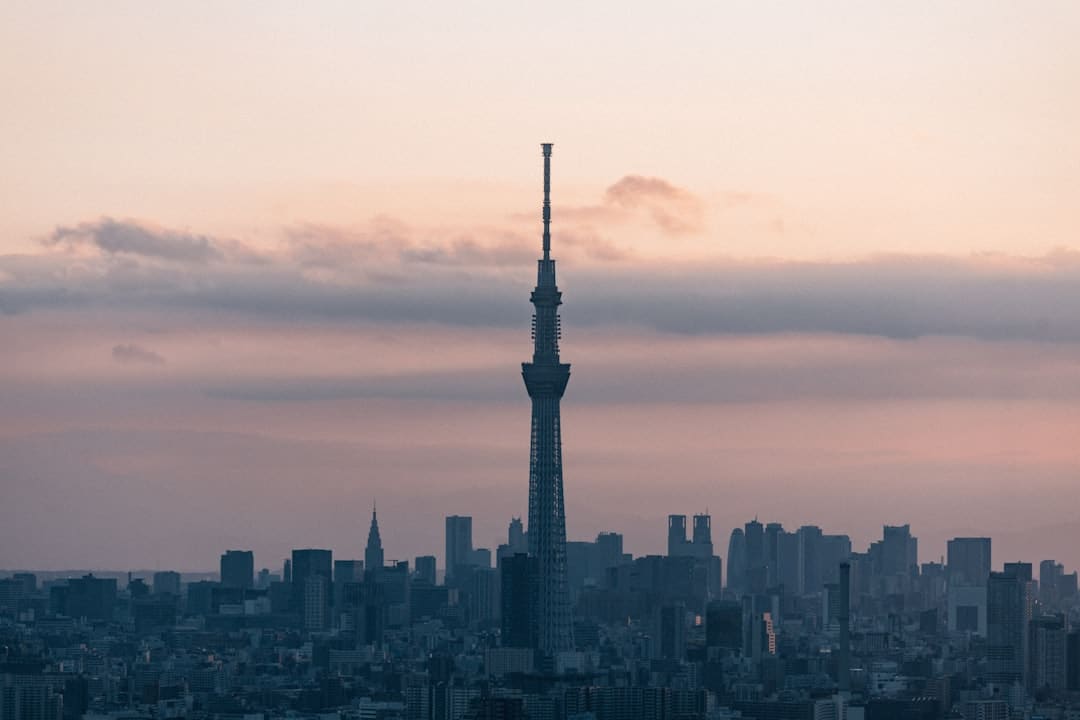 沪指涨近1% 重回3800点